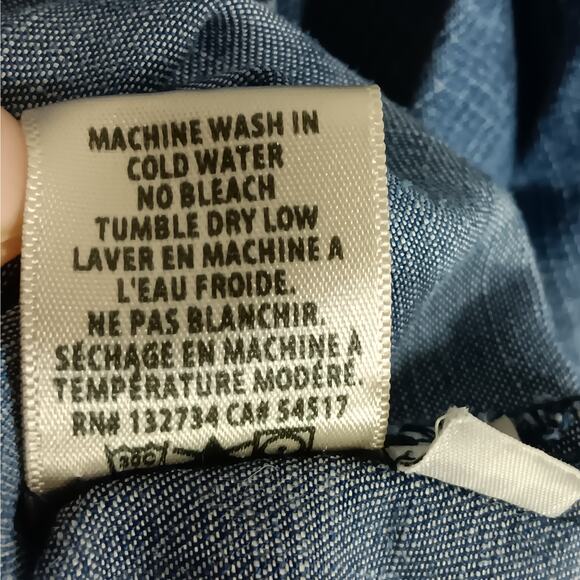 Cloth & Stone Blue Chambray Button Down Shirt Roll Tab Long Sleeve Slit on Back - Picture 9 of 11